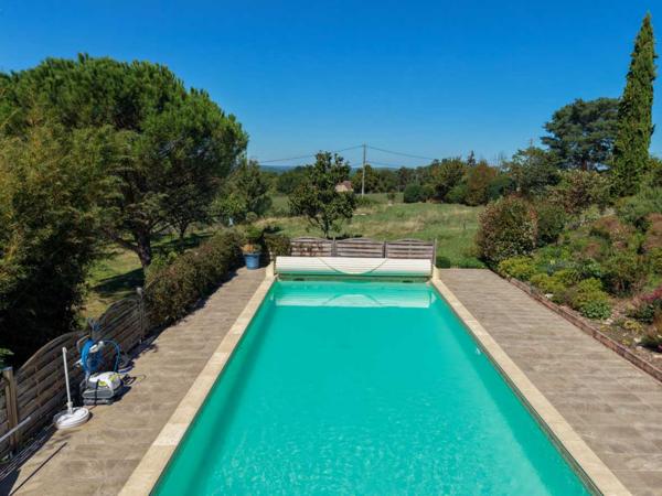 Maison contemporaine - Gourdon Secteur Gourdon - Ravissante et spacieuse Demeure Contemporaine avec pigeonnier sur 4807 m² arborés avec piscine et belle vue