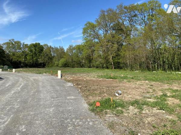 BESNE - Centre / Terrains à bâtir viabilisés / LIBRE DE CONSTRUCTEUR