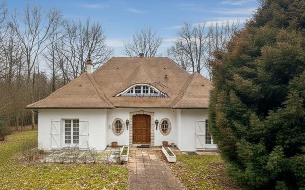 Lardy (91510) Propriété de 170 m2 à Lardy Bourg + Combles de 100 m2 aménageable