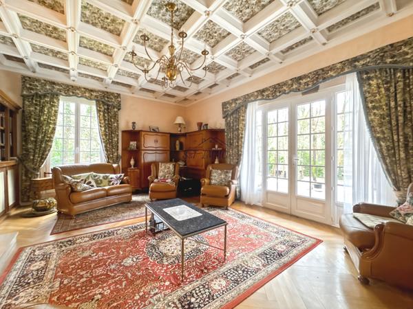 Lardy (91510) Propriété de 170 m2 à Lardy Bourg + Combles de 100 m2 aménageable