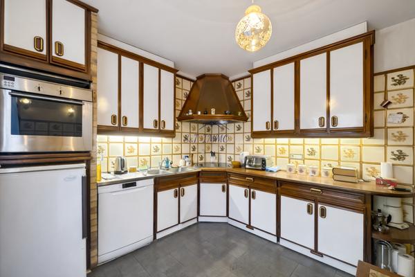 Lardy (91510) Propriété de 170 m2 à Lardy Bourg + Combles de 100 m2 aménageable