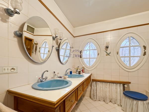 Lardy (91510) Propriété de 170 m2 à Lardy Bourg + Combles de 100 m2 aménageable