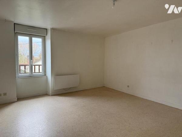 Immeuble  ancien rénové composé de deux logements