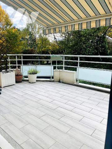 LES HAUTS DE SEYSSINS : Appartement T4 + cave + parking. Garage en plus