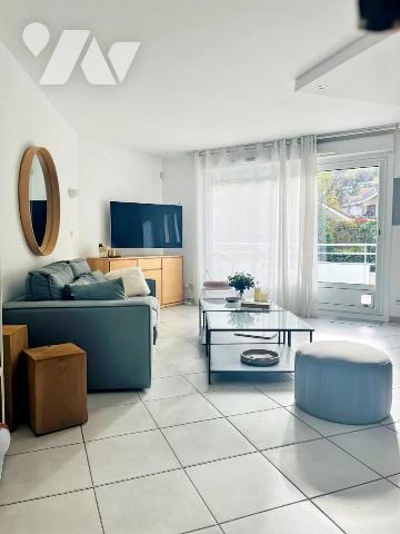 LES HAUTS DE SEYSSINS : Appartement T4 + cave + parking. Garage en plus