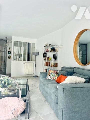 LES HAUTS DE SEYSSINS : Appartement T4 + cave + parking. Garage en plus