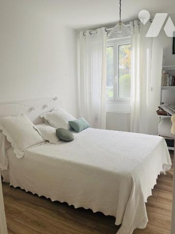 LES HAUTS DE SEYSSINS : Appartement T4 + cave + parking. Garage en plus