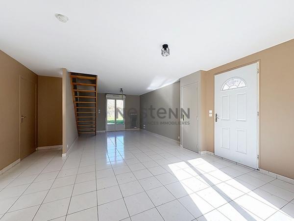 Maison deux chambres et un bureau