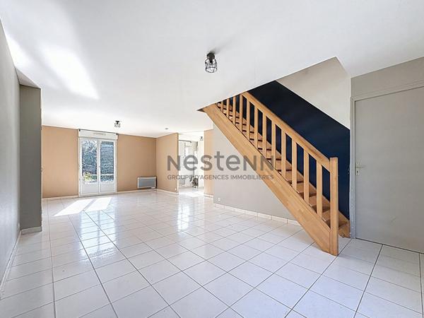 Maison deux chambres et un bureau