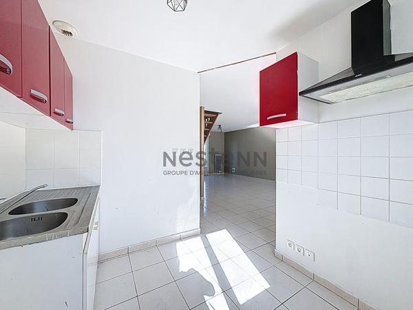 Maison deux chambres et un bureau