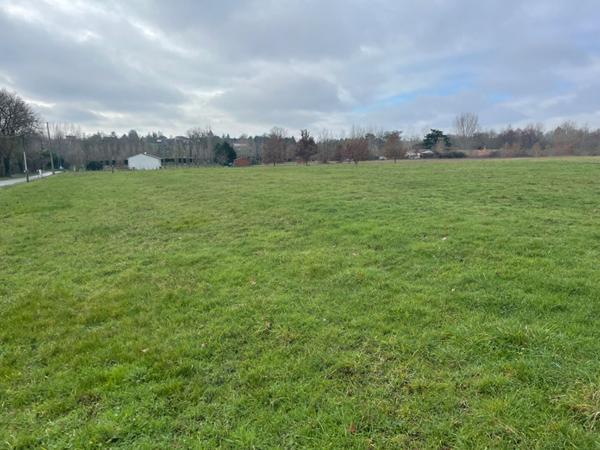 Terrain constructible proche Montpon Menesterol