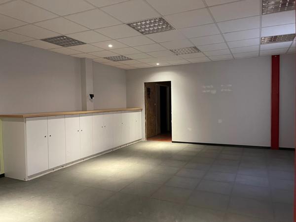 Dpt Meurthe et Moselle (54), à louer MAXEVILLE local d'activité / bureaux