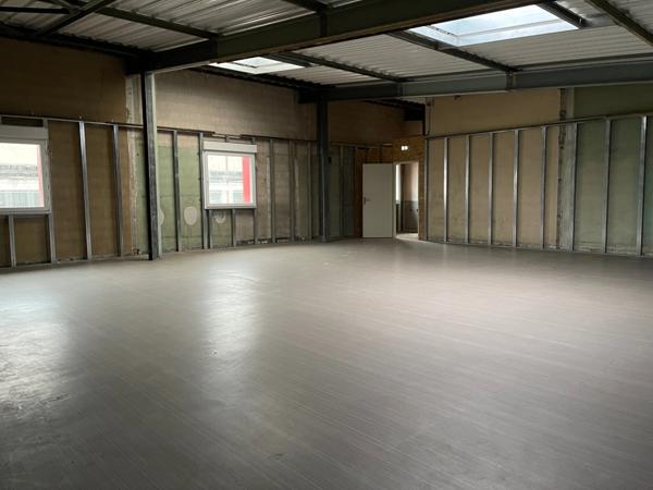 Dpt Meurthe et Moselle (54), à louer MAXEVILLE local d'activité / bureaux