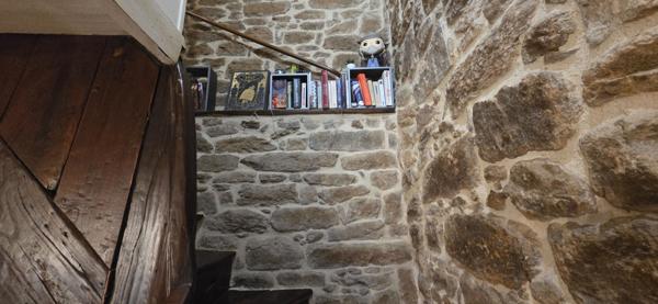 A VENDRE Jolie maison en pierres avec dépendances à Languédias