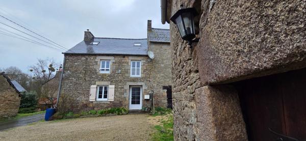 A VENDRE Jolie maison en pierres avec dépendances à Languédias