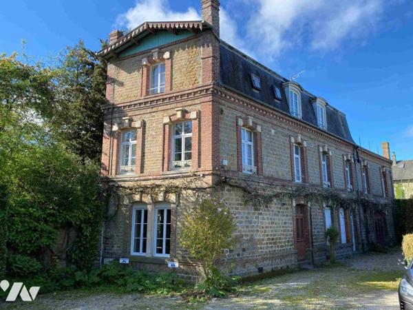 Proche centre ville de FLERS: Ensemble de 3 immeubles avec garages  