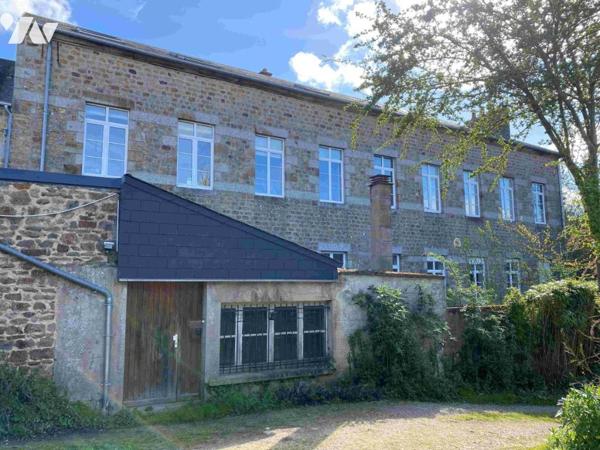Proche centre ville de FLERS: Ensemble de 3 immeubles avec garages  