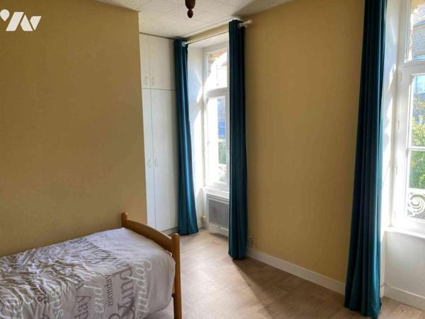 Proche centre ville de FLERS: Ensemble de 3 immeubles avec garages  