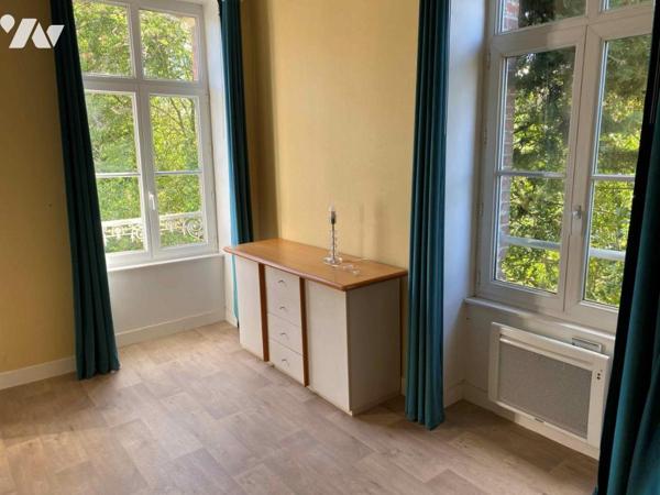 Proche centre ville de FLERS: Ensemble de 3 immeubles avec garages  