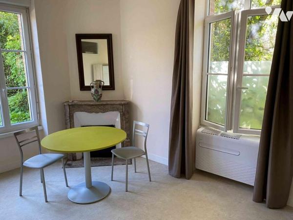 Proche centre ville de FLERS: Ensemble de 3 immeubles avec garages  