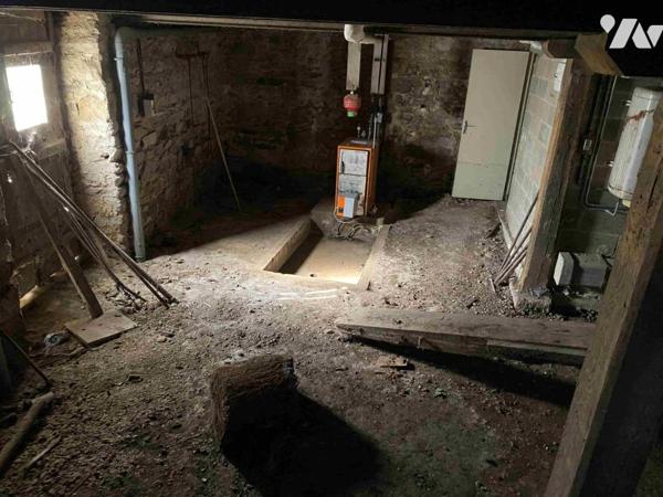 Proche centre ville de FLERS: Ensemble de 3 immeubles avec garages  