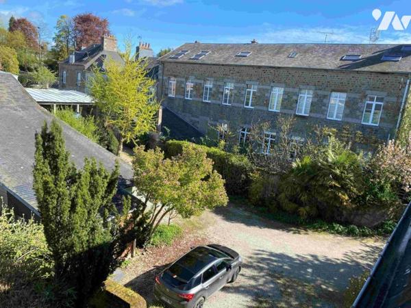Proche centre ville de FLERS: Ensemble de 3 immeubles avec garages  