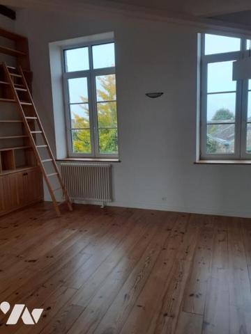 Proche centre ville de FLERS: Ensemble de 3 immeubles avec garages  