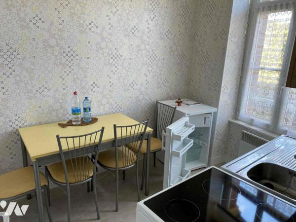 Proche centre ville de FLERS: Ensemble de 3 immeubles avec garages  