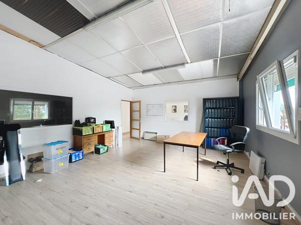Murs commerciaux  à vendre 1 345 m² Chevry-Cossigny