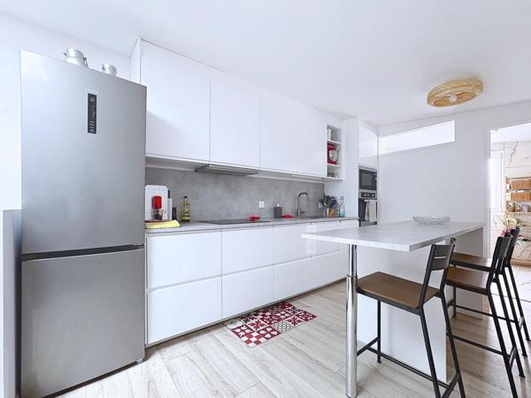 Duplex T4, entièrement rénové, avec terrasse au cœur de Voiron
