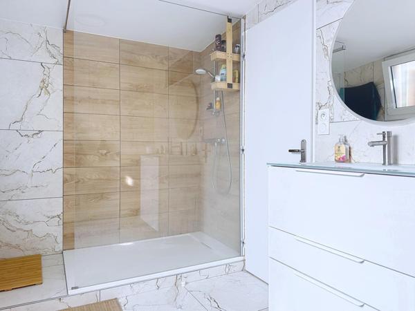 Duplex T4, entièrement rénové, avec terrasse au cœur de Voiron