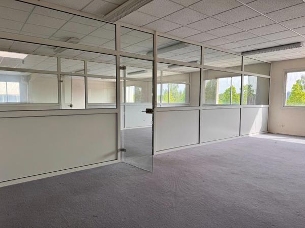 Entrepôt de stockage + bureaux