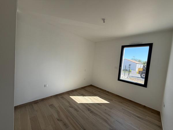 Maison neuve St-Urbain-3 pièces