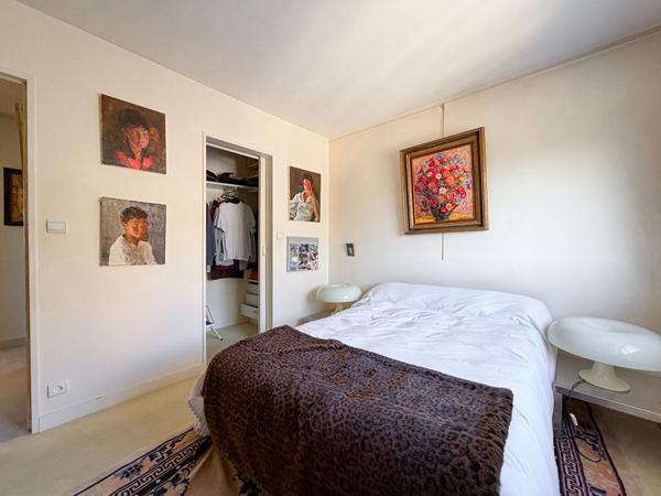 ANGERS BD FOCH : Appartement au dernier étage Type 4 de 2 chambres avec ascenseur, cave et parking !