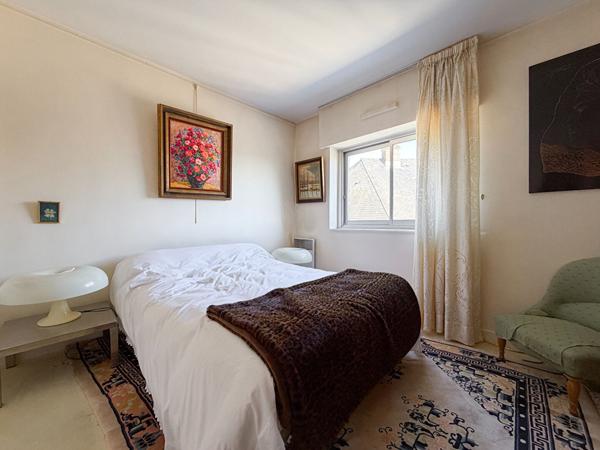 ANGERS BD FOCH : Appartement au dernier étage Type 4 de 2 chambres avec ascenseur, cave et parking !