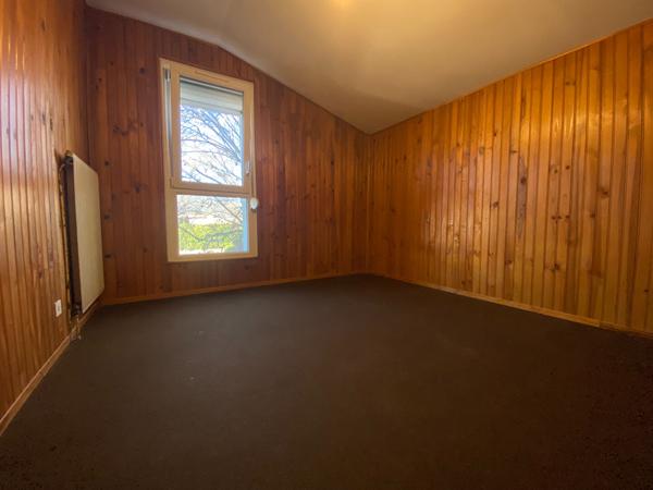 Maison Montreuil Juigne 6 pièce(s) 109 m2