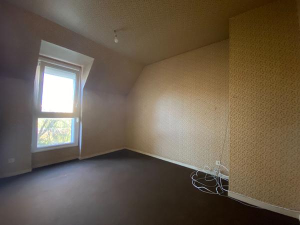 Maison Montreuil Juigne 6 pièce(s) 109 m2