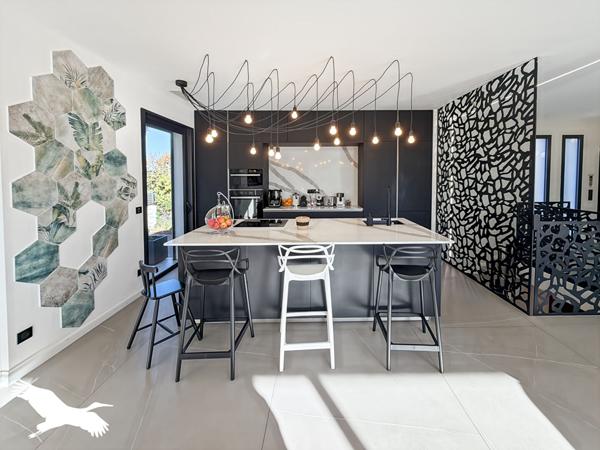 Maison à vendre |  Marseille 12 |  12 pièces | 350 m²