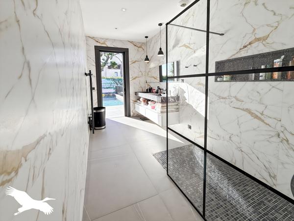 Maison à vendre |  Marseille 12 |  12 pièces | 350 m²