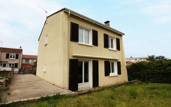 Maison à vendre    5 pièces •  Saint-Paul-en-Jarez