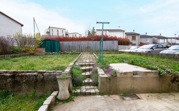 Maison à vendre    5 pièces •  Saint-Paul-en-Jarez