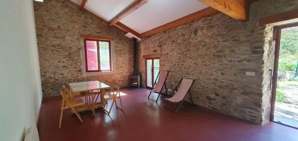 Deux maisons de charme dans un écrin de verdure – À deux pas d’Avène