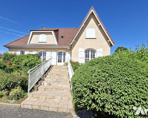 A Sorbiers, maison individuelle-155 m2 avec balcon terrasse et jardin  .