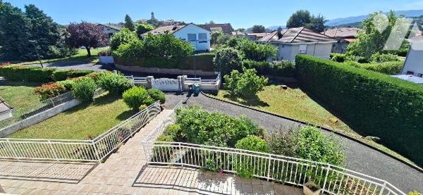 A Sorbiers, maison individuelle-155 m2 avec balcon terrasse et jardin  .