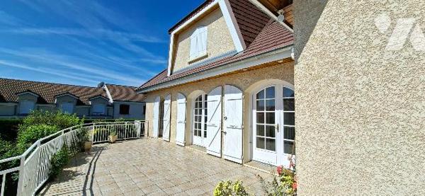 A Sorbiers, maison individuelle-155 m2 avec balcon terrasse et jardin  .