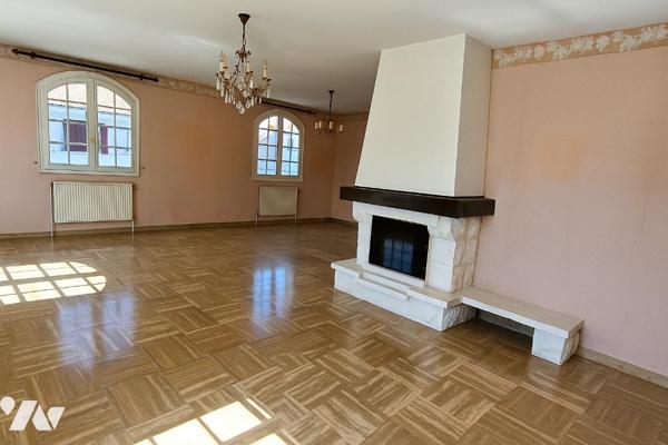 A Sorbiers, maison individuelle-155 m2 avec balcon terrasse et jardin  .