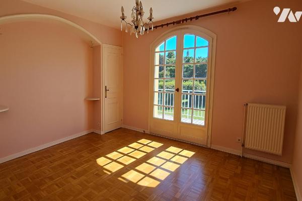 A Sorbiers, maison individuelle-155 m2 avec balcon terrasse et jardin  .