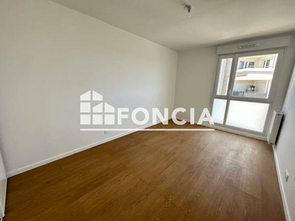 Location Appartement 3 pièces 64.5 m² - 1215 BOULEVARD DE L'EUROPE Melun 77000