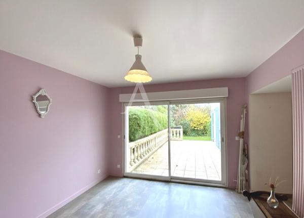 Maison de Ville avec Dépendances et Jardin - Jonzac Centre