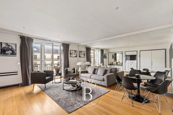 Paris 8ème, Appartement  49 m² à vendre